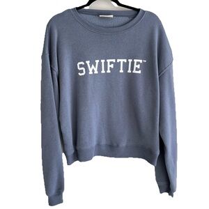 Taylor Swift The Eras Tour Swiftie Sweatshirt Size Large Blue Pullover Cropped
